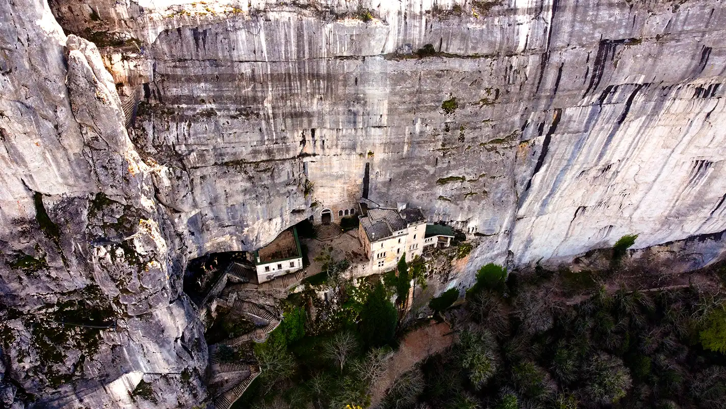 La Grotte de la Sainte Baume | Tourisme en Provence | Villa Handrès -1