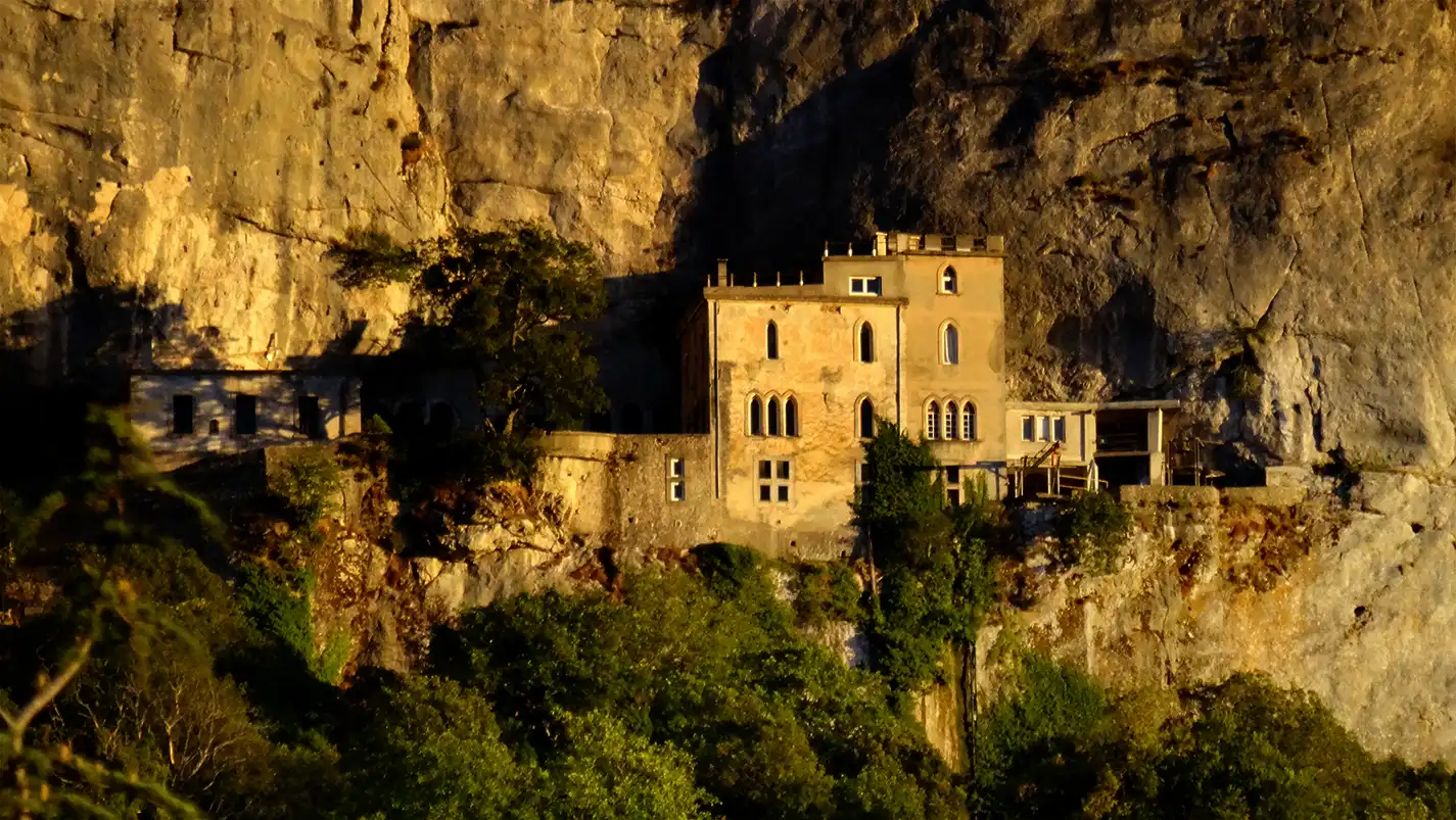 La Grotte de la Sainte-Baume : Histoire, pèlerinage, visite